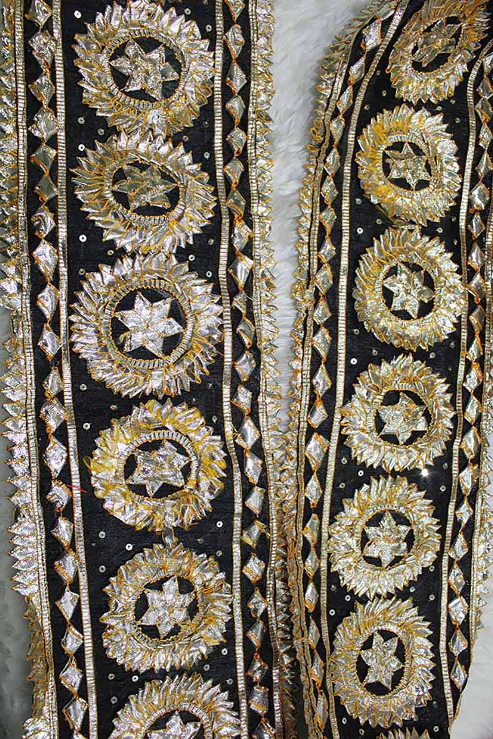 Elegant Black Gota Lace: Timeless Charm for Traditional Wear