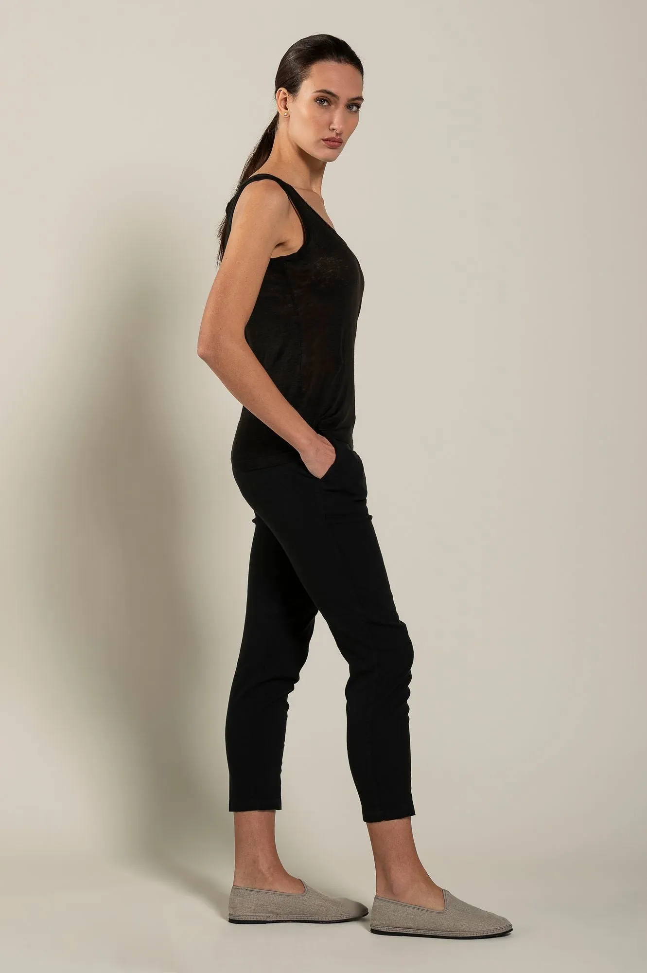 Woman Round Neck Tank Top